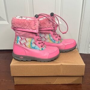 UGG Bog Kids' Butte II Chromatic Size 2 Pink Waterproof Snow Boots